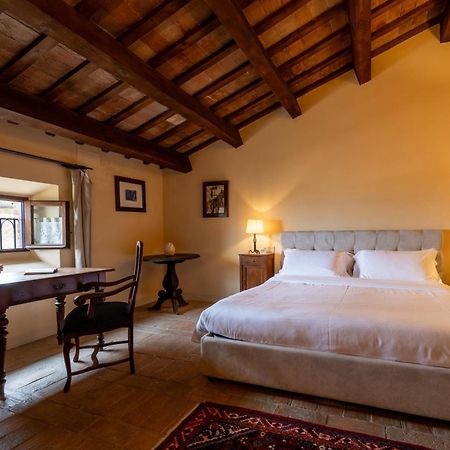 Palazzo Viviani Castello Di Montegridolfo Hotel ภายนอก รูปภาพ