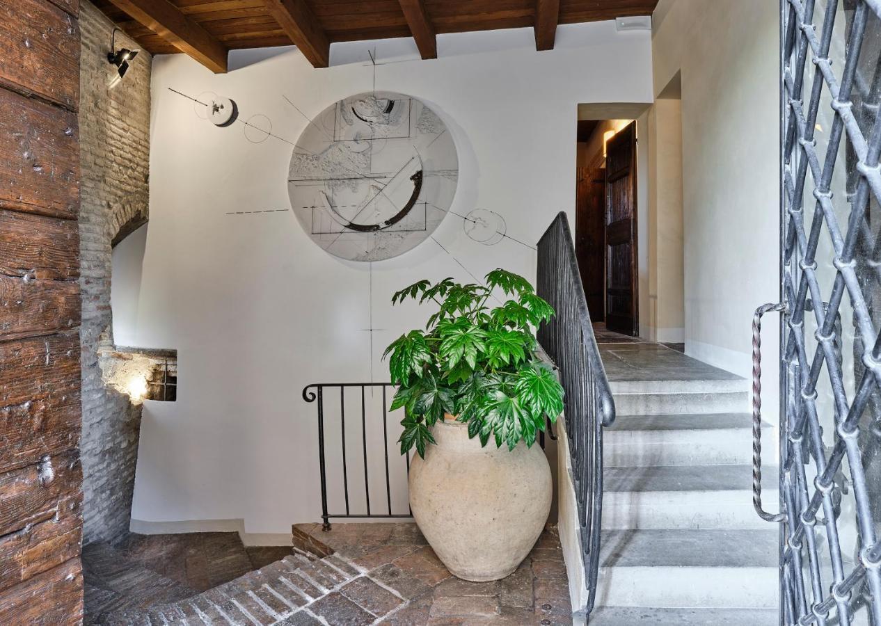 Palazzo Viviani Castello Di Montegridolfo Hotel ภายนอก รูปภาพ