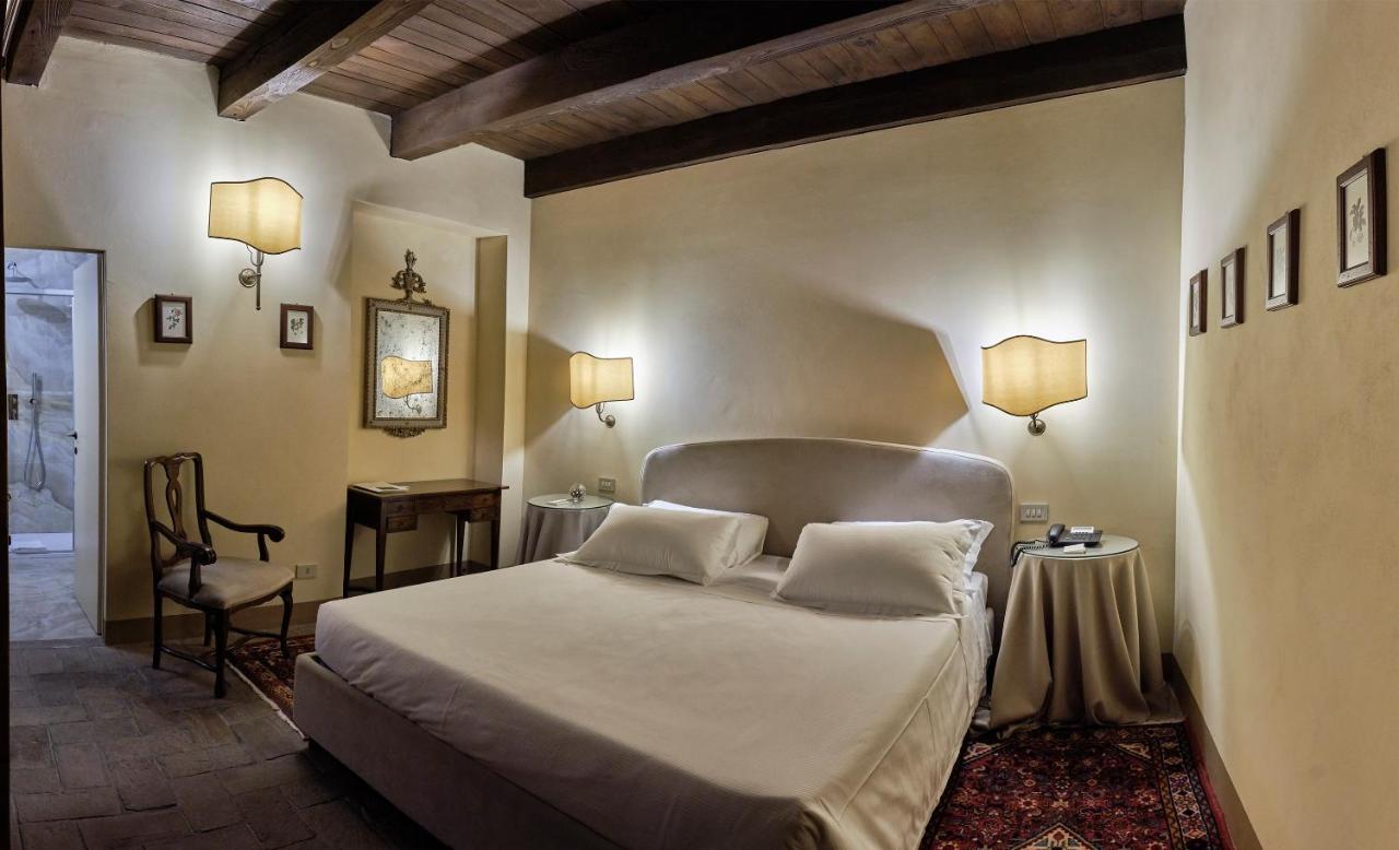 Palazzo Viviani Castello Di Montegridolfo Hotel ภายนอก รูปภาพ