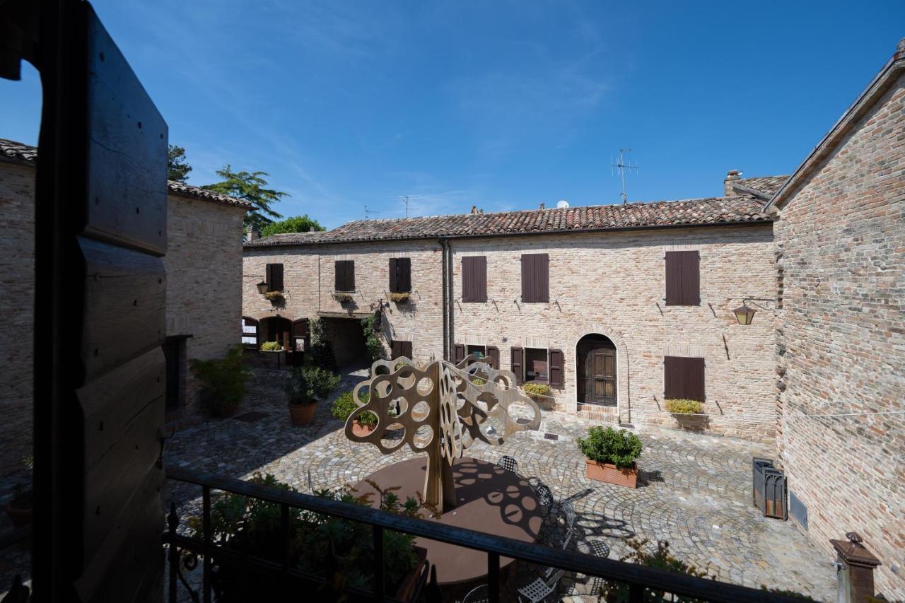 Palazzo Viviani Castello Di Montegridolfo Hotel ภายนอก รูปภาพ
