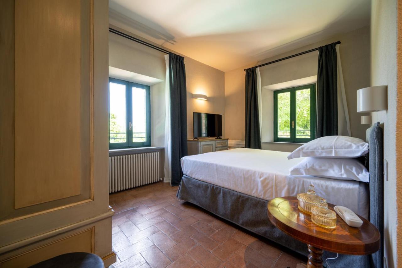Palazzo Viviani Castello Di Montegridolfo Hotel ภายนอก รูปภาพ
