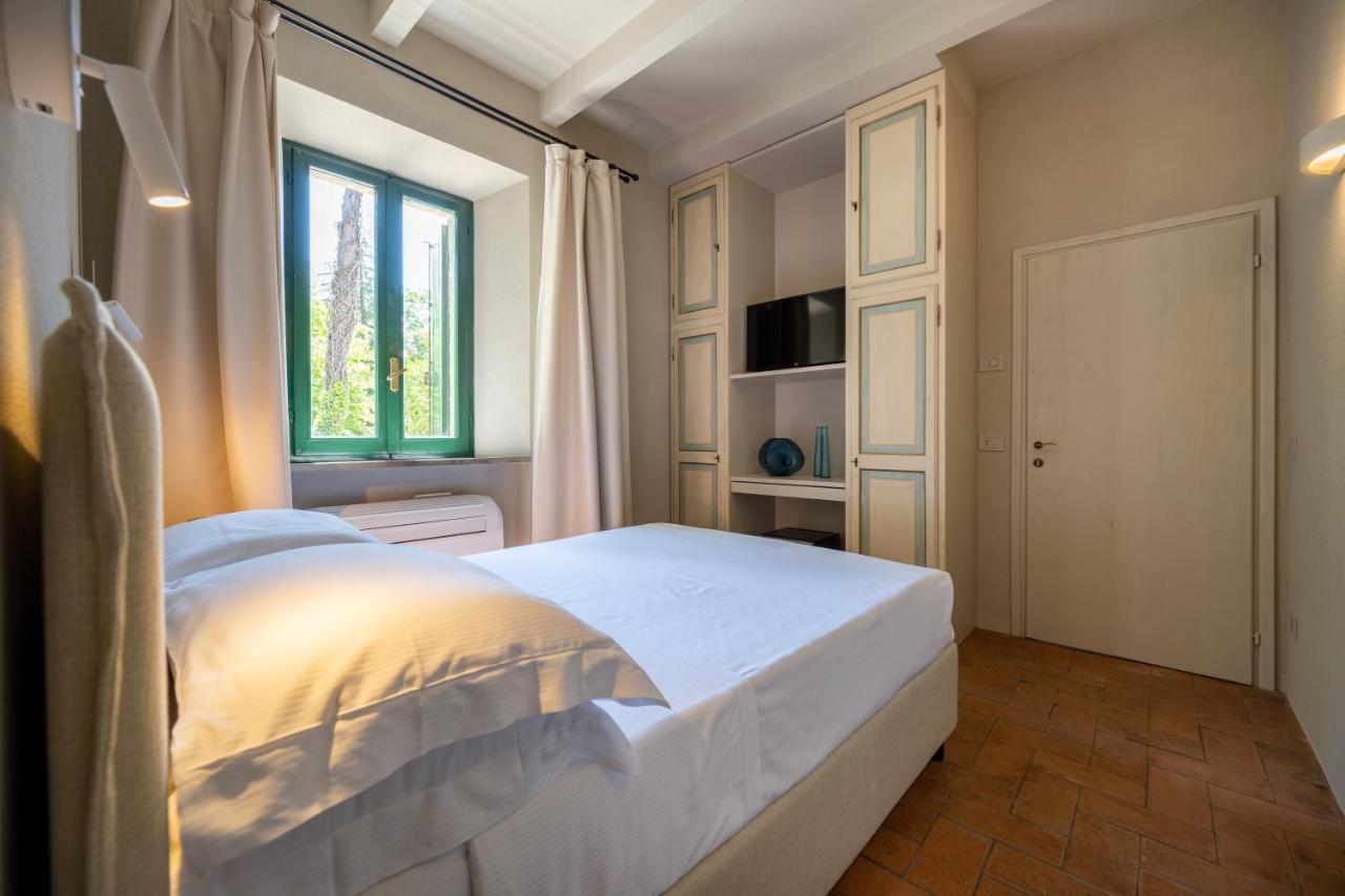 Palazzo Viviani Castello Di Montegridolfo Hotel ภายนอก รูปภาพ