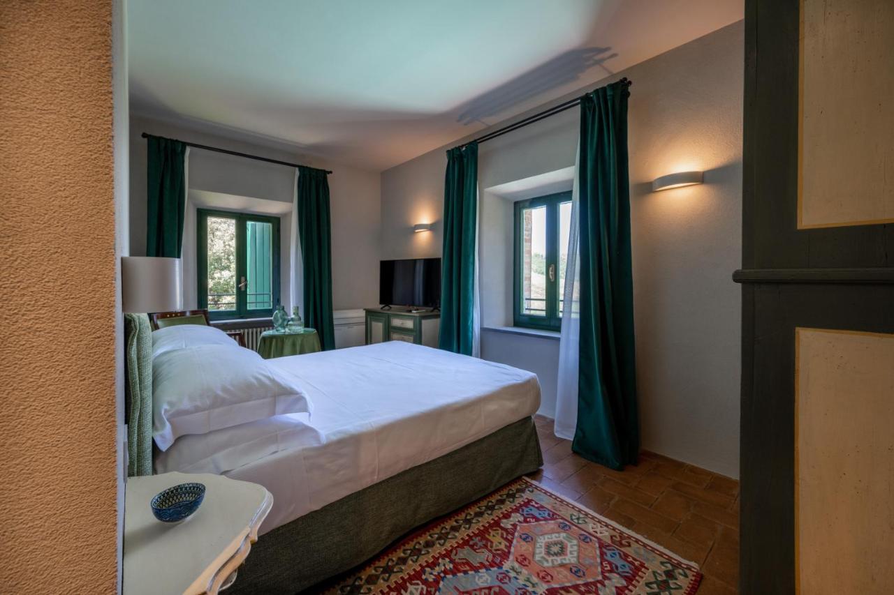 Palazzo Viviani Castello Di Montegridolfo Hotel ภายนอก รูปภาพ