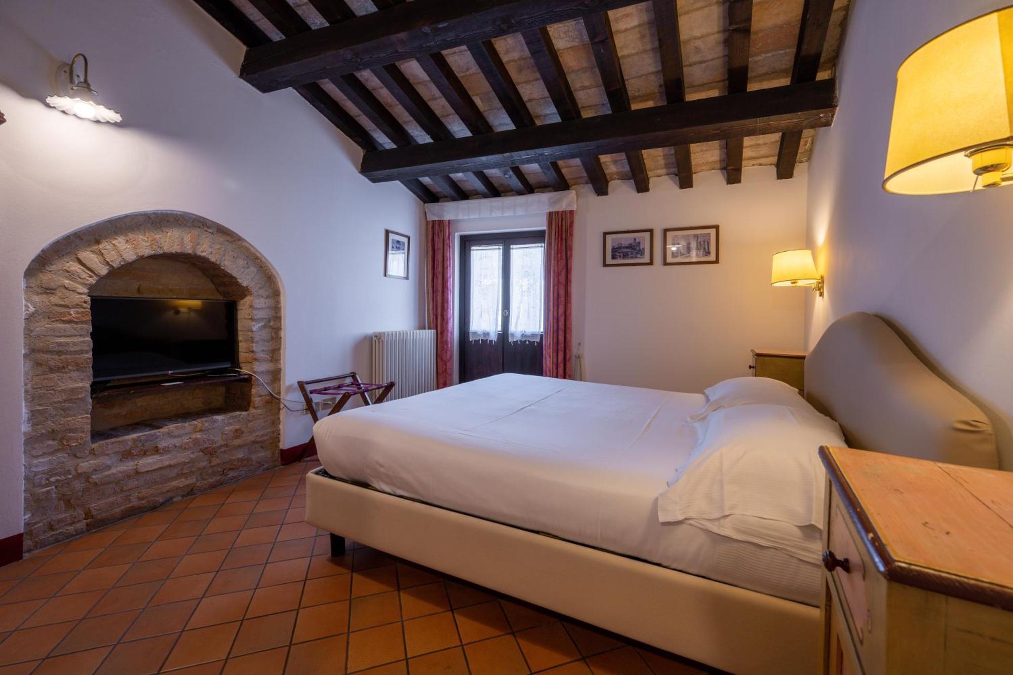 Palazzo Viviani Castello Di Montegridolfo Hotel ห้อง รูปภาพ