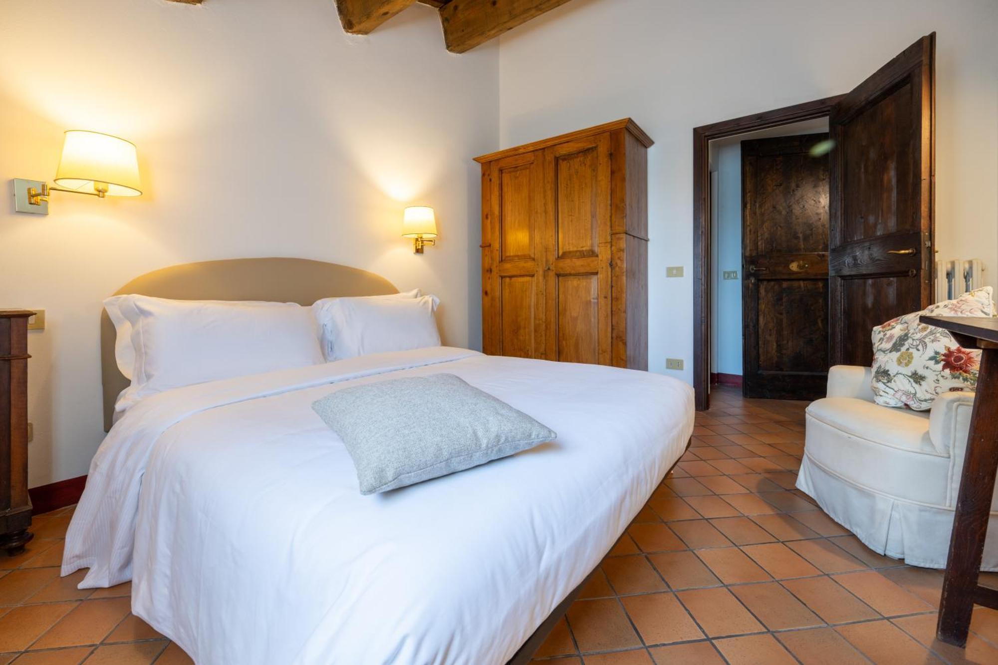 Palazzo Viviani Castello Di Montegridolfo Hotel ภายนอก รูปภาพ