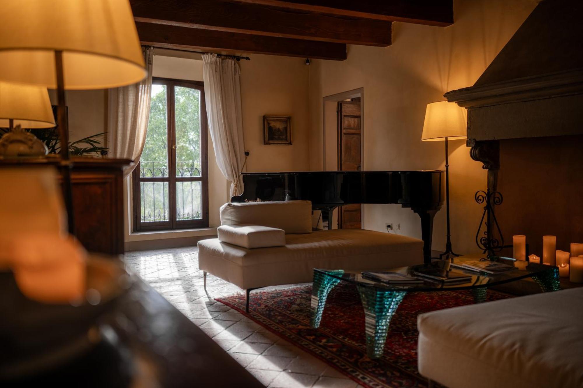 Palazzo Viviani Castello Di Montegridolfo Hotel ภายนอก รูปภาพ