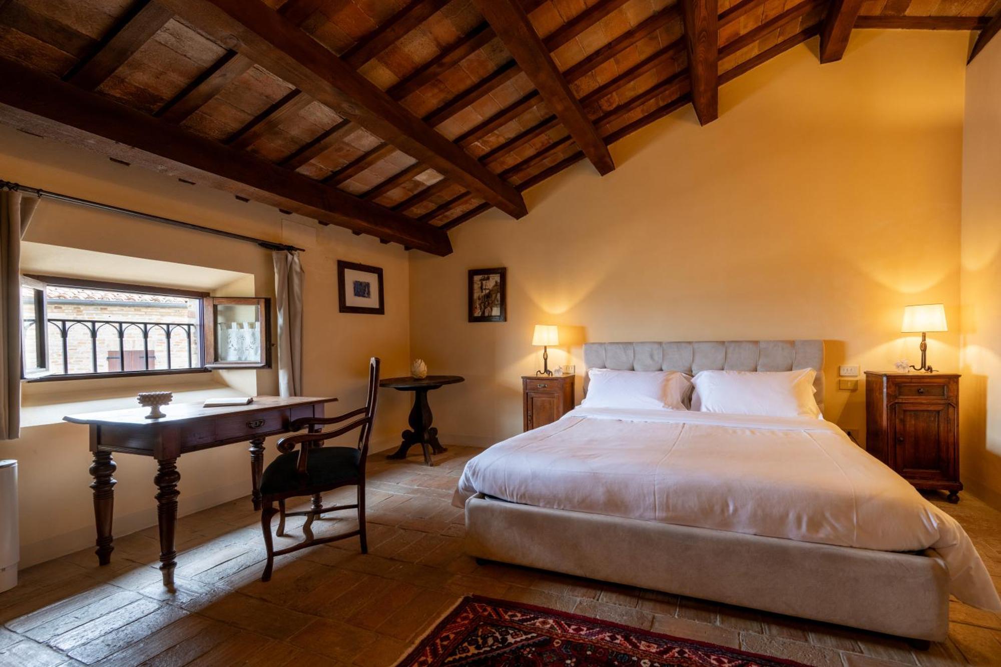 Palazzo Viviani Castello Di Montegridolfo Hotel ภายนอก รูปภาพ