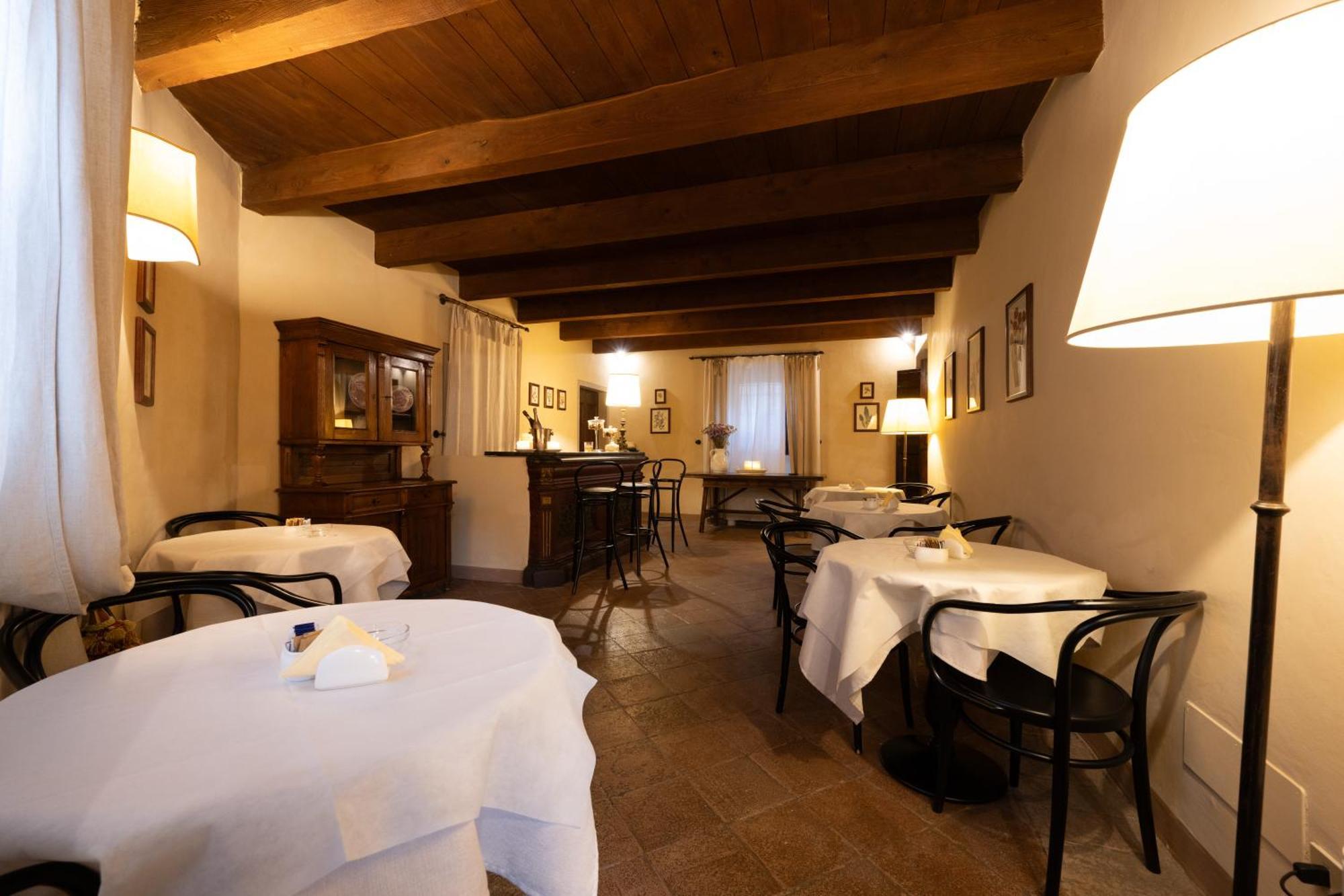 Palazzo Viviani Castello Di Montegridolfo Hotel ภายนอก รูปภาพ