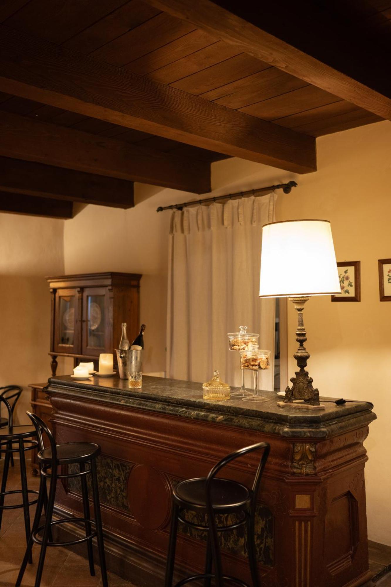 Palazzo Viviani Castello Di Montegridolfo Hotel ภายนอก รูปภาพ