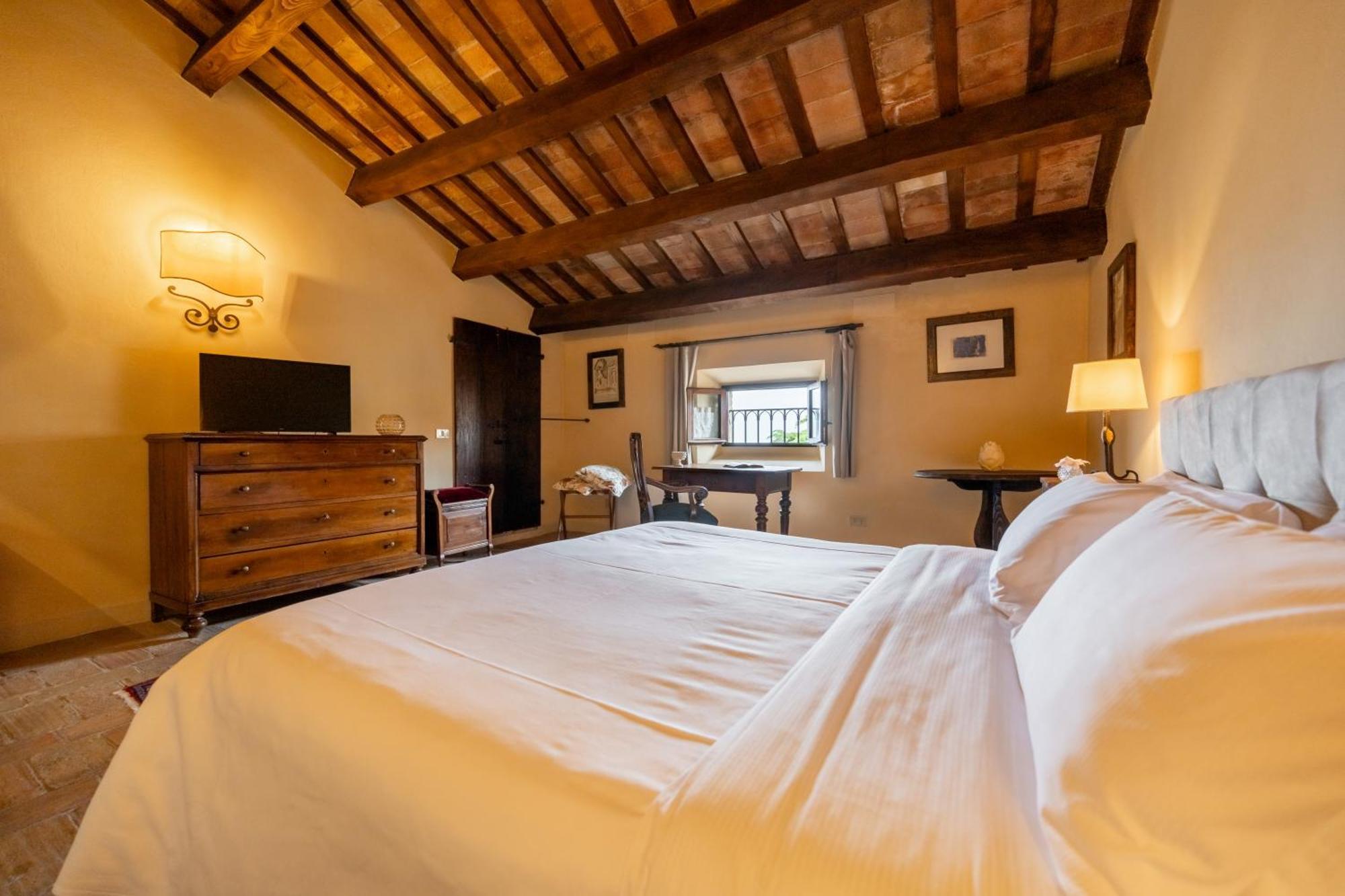 Palazzo Viviani Castello Di Montegridolfo Hotel ภายนอก รูปภาพ