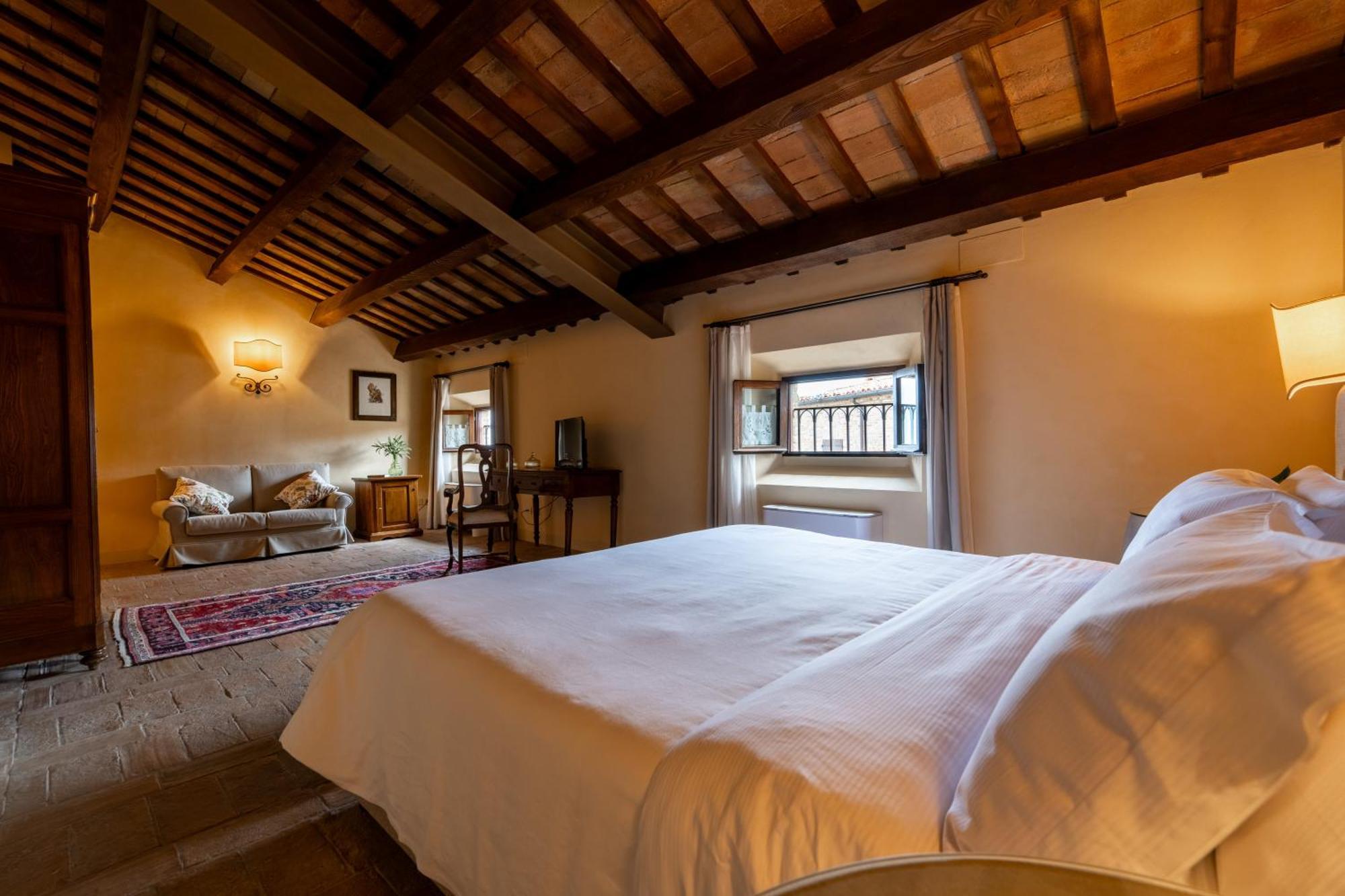 Palazzo Viviani Castello Di Montegridolfo Hotel ภายนอก รูปภาพ